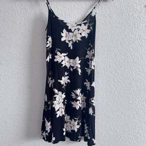 Ms Basic VTG Black Floral Slip Dress, Size Small